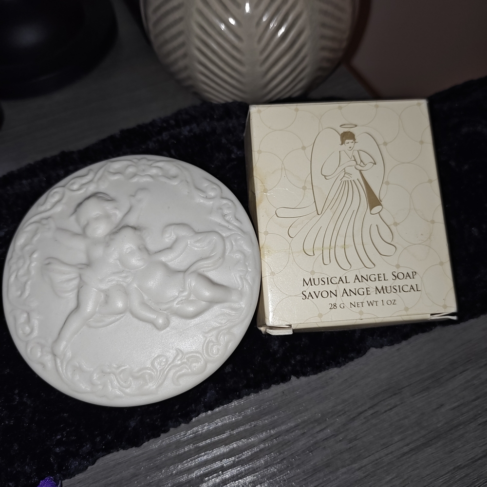 Vintage Avon Musical Angel Soap And Decorative Porcelain Cherub Trinket Box